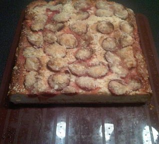 Kynutý koláč s ovocem pro domácí pekárnu