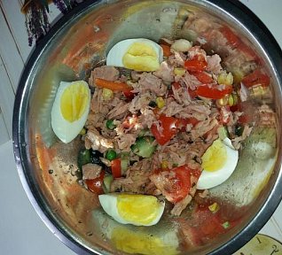 Dietní těstovinový salát s tuňákem a citronem