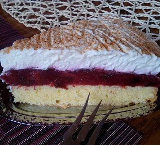 Osvěžující švestkový dort / řez