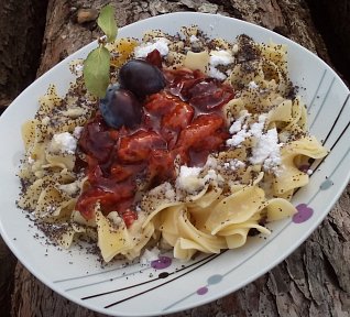 Švestkové těstoviny