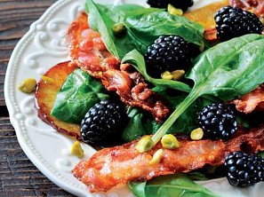 Karamelizovaná jablka se slaninou Karamelizovaná jablka se slaninou