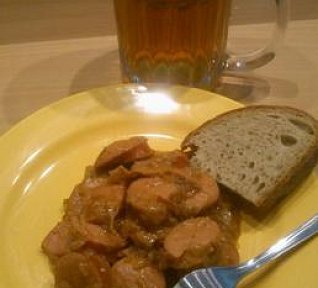 Salámové misky v cibulovém sosu