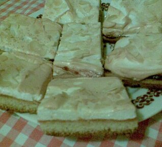 Sněhový koláč s marmeládou