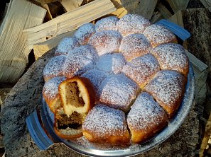 Kynuté buchty s ořechovou náplní