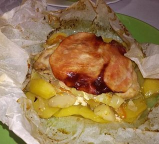 brambory v alobalu se zakysanou smetanou