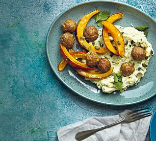 Masové kuličky s pečenou dýní a petrželovým pyré