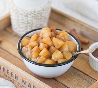 Kaše z quinoy s jablky