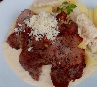 Křenová omáčka se zakysanou smetanou