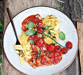 Králík v rajčatové omáčce