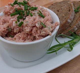 Buřtová pěna s bylinkami