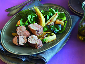 Teplý salát z restované panenky