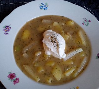 Kedlubnová polévka s bramborem