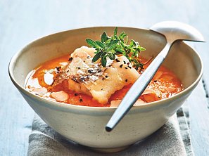 Rybí polévka s filetem z tresky