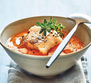 Rybí polévka s filetem z tresky