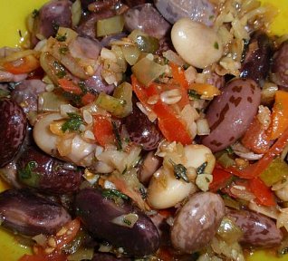 Fazolový salát se zeleninou - zdravě a chutně