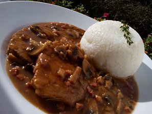 Kotlety se slaninou a žampiony