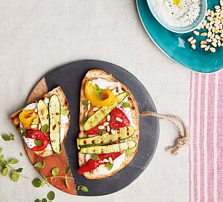 Topinky s ricottou a grilovanou zeleninou