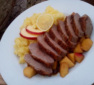 Kachní prsa s ovocem