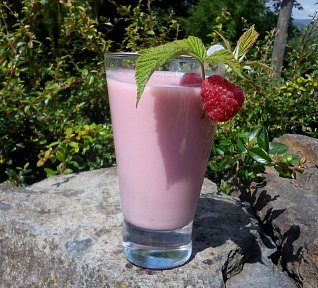 Malinový / ostružinový koktejl