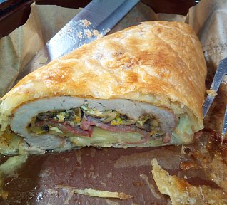 Zapečená vepřová panenka v listovém těstě