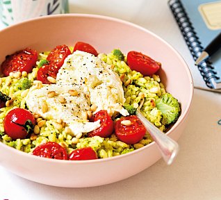 Orzo s brokolicí, rajčaty a mozzarellou Orzo s brokolicí, rajčaty a mozzarellou