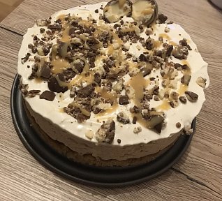 Nepečený dort ze salka a slaného karamelu