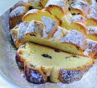 Vánočka z osmi pramenů