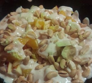 Ovocný salát s jogurtem