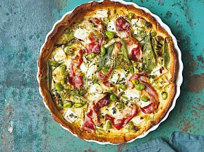 Quiche s brokolicí, Fava fazolemi, slaninou a fetou