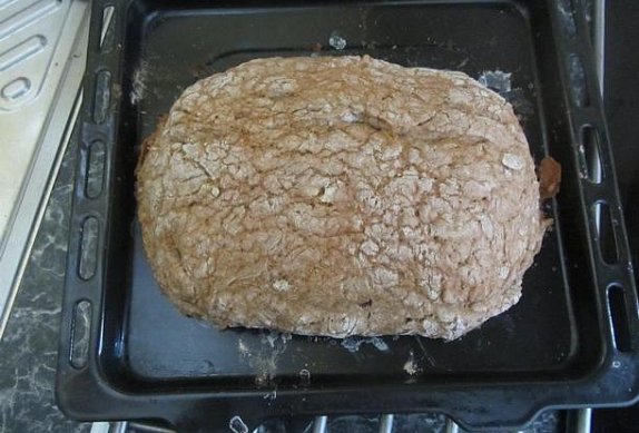 Domácí chleba z žitné mouky photo-0