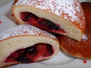 "Buďáky" - švestkové bochánky (buchty) "Buďáky" - švestkové bochánky (buchty)
