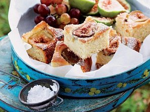 Ovocný kokosový koláč