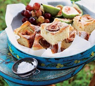 Ovocný kokosový koláč