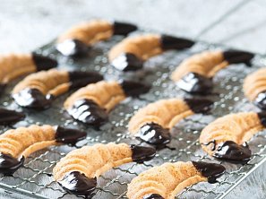 Rohlíčky s rumovou polevou