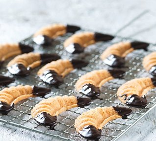 Rohlíčky s rumovou polevou