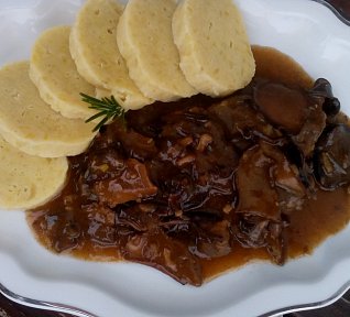 Bylinkové vepřové na houbách