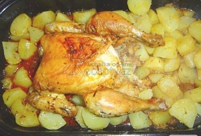 Kuře s bramborami pečené v troubě