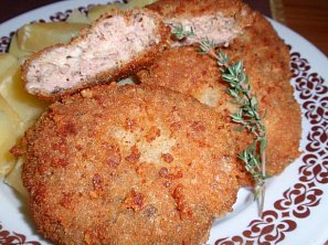 Bylinkové karbanátky (sekaná) se sýrem a žampiony