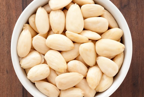 Citronový raw koláč s jahodami