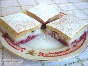 Koláč s drobným ovocem