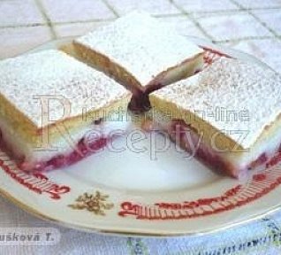 Koláč s drobným ovocem