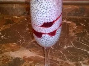 Chai chia s ovocným přelivem