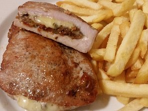 Kapsy plněné (nejen) sušenými rajčaty