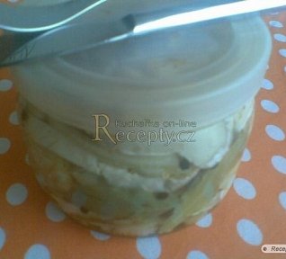 Pikantní nakládaný hermelín