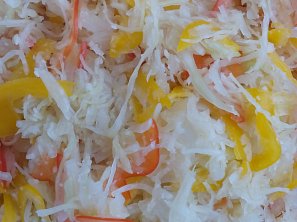 Zelný salát s křenem a paprikou