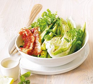 Ledový salát s okurkou a mátou