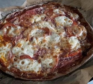 Pizza z celozrnné mouky