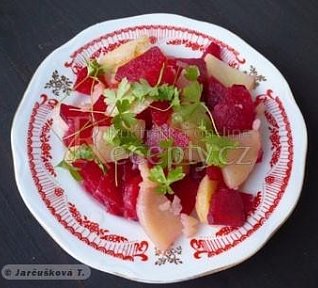 Salát z červené řepy a brambor - Balkán