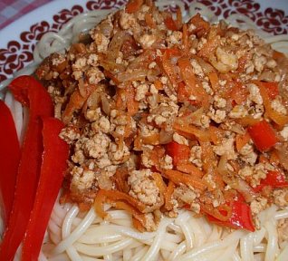 Adžika masovo-zeleninové ragú Adžika masovo-zeleninové ragú