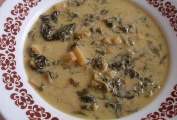 Bramborovo-špenátová polévka